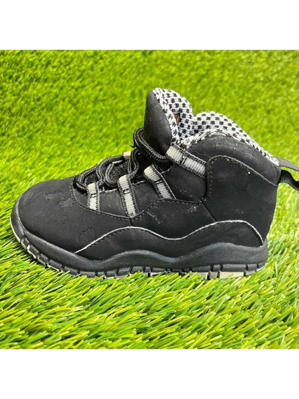 Nike Air Jordan 10 Retro Boys Size 8.5C Black Athletic Walking Shoes Sneakers